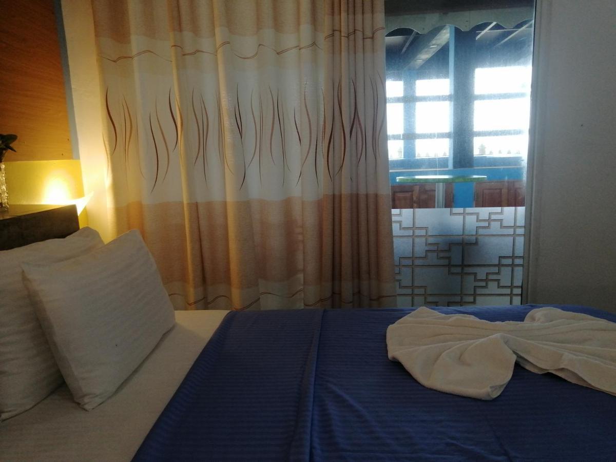 Le Petit Hotel & Restaurant Negombo Exterior foto