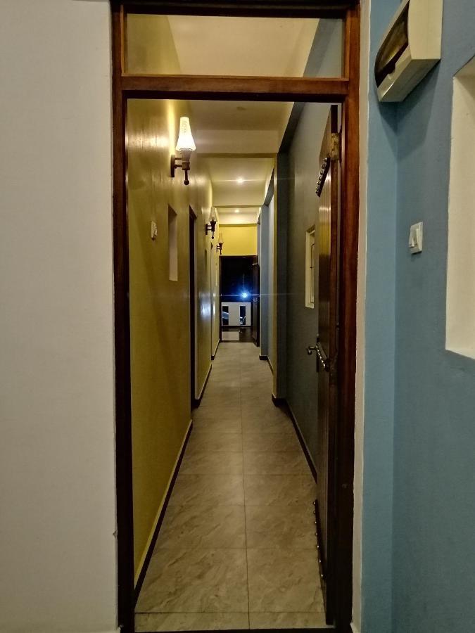 Le Petit Hotel & Restaurant Negombo Exterior foto