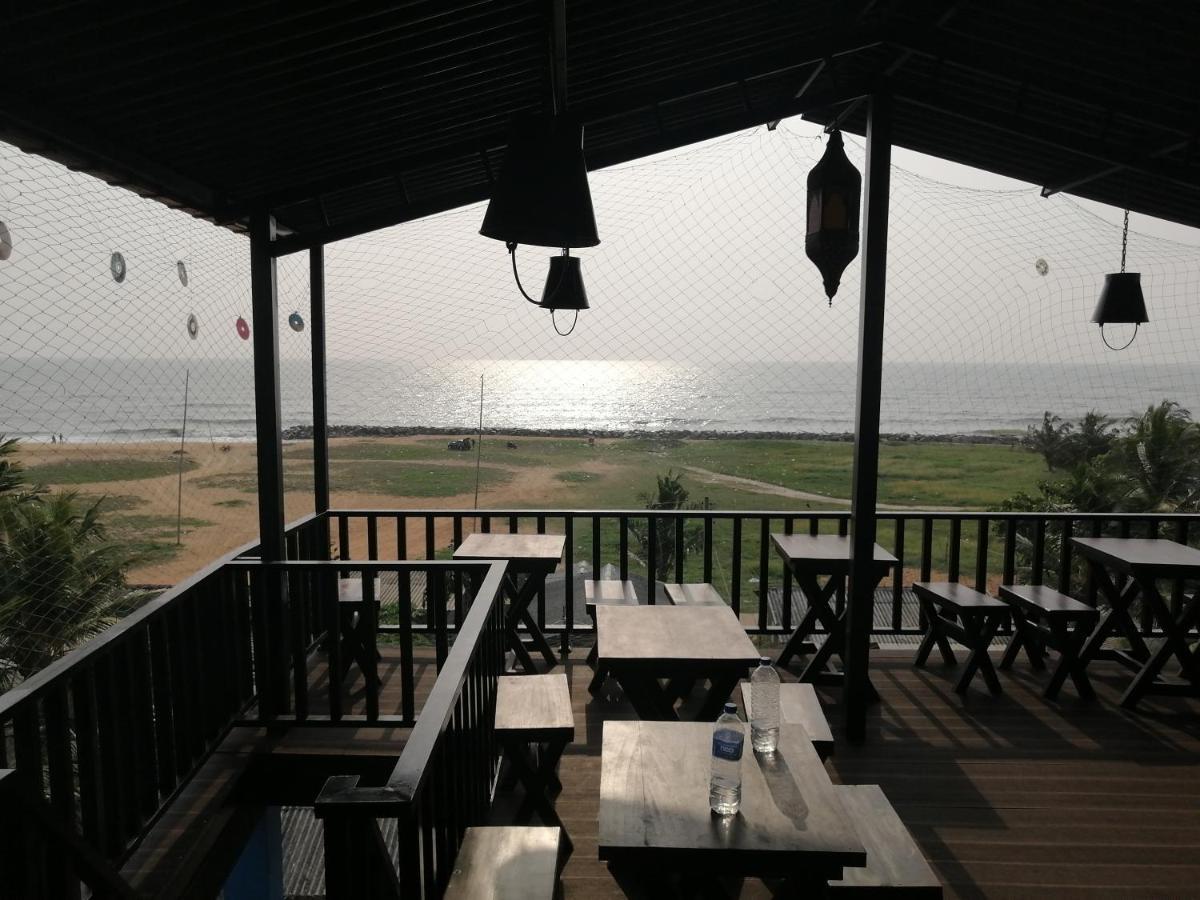 Le Petit Hotel & Restaurant Negombo Exterior foto
